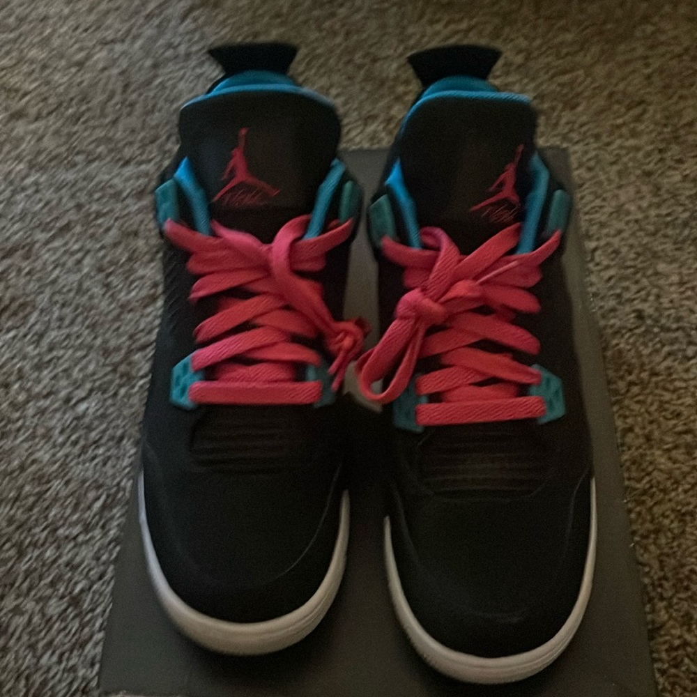 Air Jordan 4 Retro